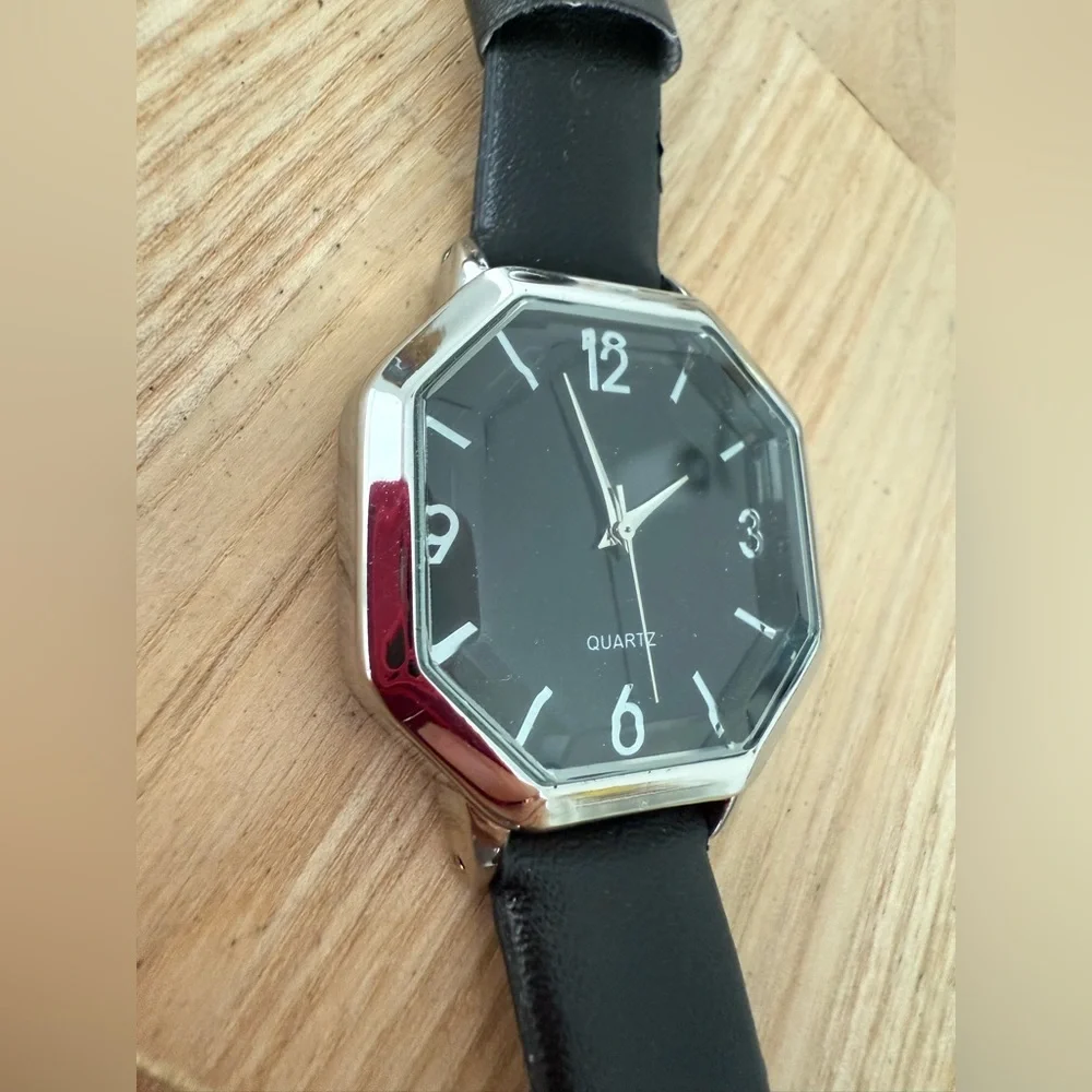 Unbranded black dial octagonal fashion watch NEW BATTERY